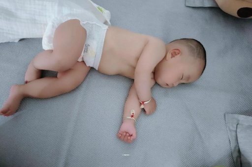钦州没满月的宝宝